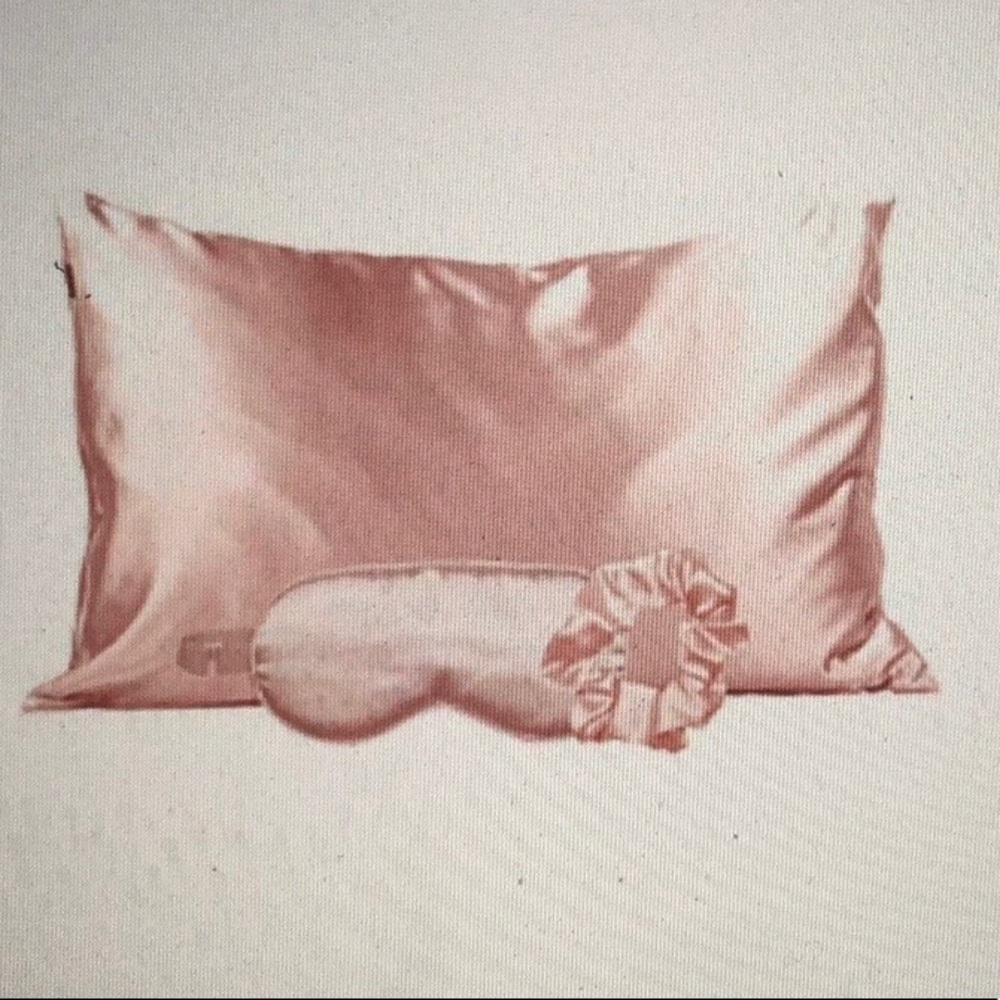 KITSCH NIB Blush Satin Sleep Set